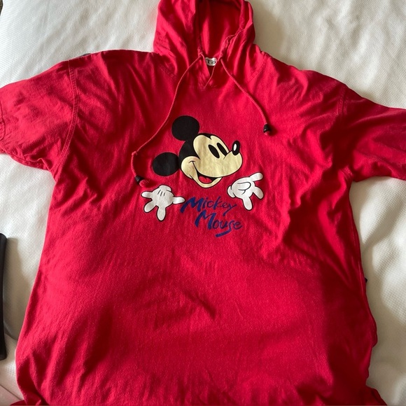 Tops - Vintage Mickey Mouse Red short sleeve Hoodie